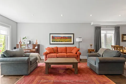 1487 Myron Drive, Mississauga, ON L5E 2N5