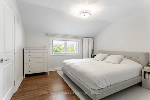 1974 Truscott Drive, ON L5J 2A5