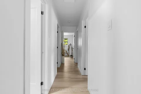 160 Burbank Crescent, ON L9W 3H8
