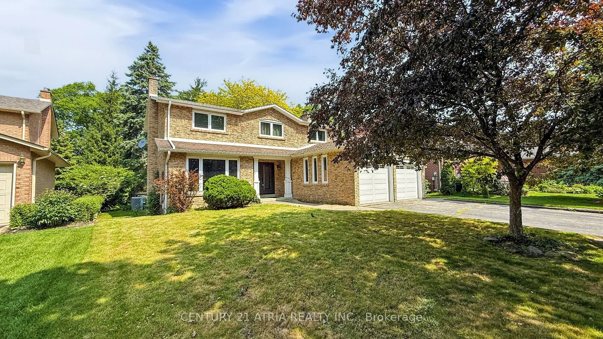 1483 Royal Oaks Road, Mississauga, ON L5H 3R6
