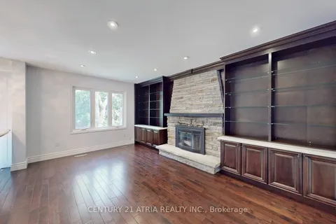 1483 Royal Oaks Road, Mississauga, ON L5H 3R6