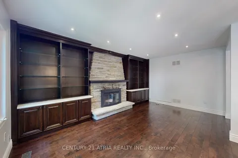 1483 Royal Oaks Road, Mississauga, ON L5H 3R6