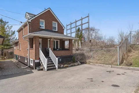 1106 Haig Boulevard, ON L5E 2M5