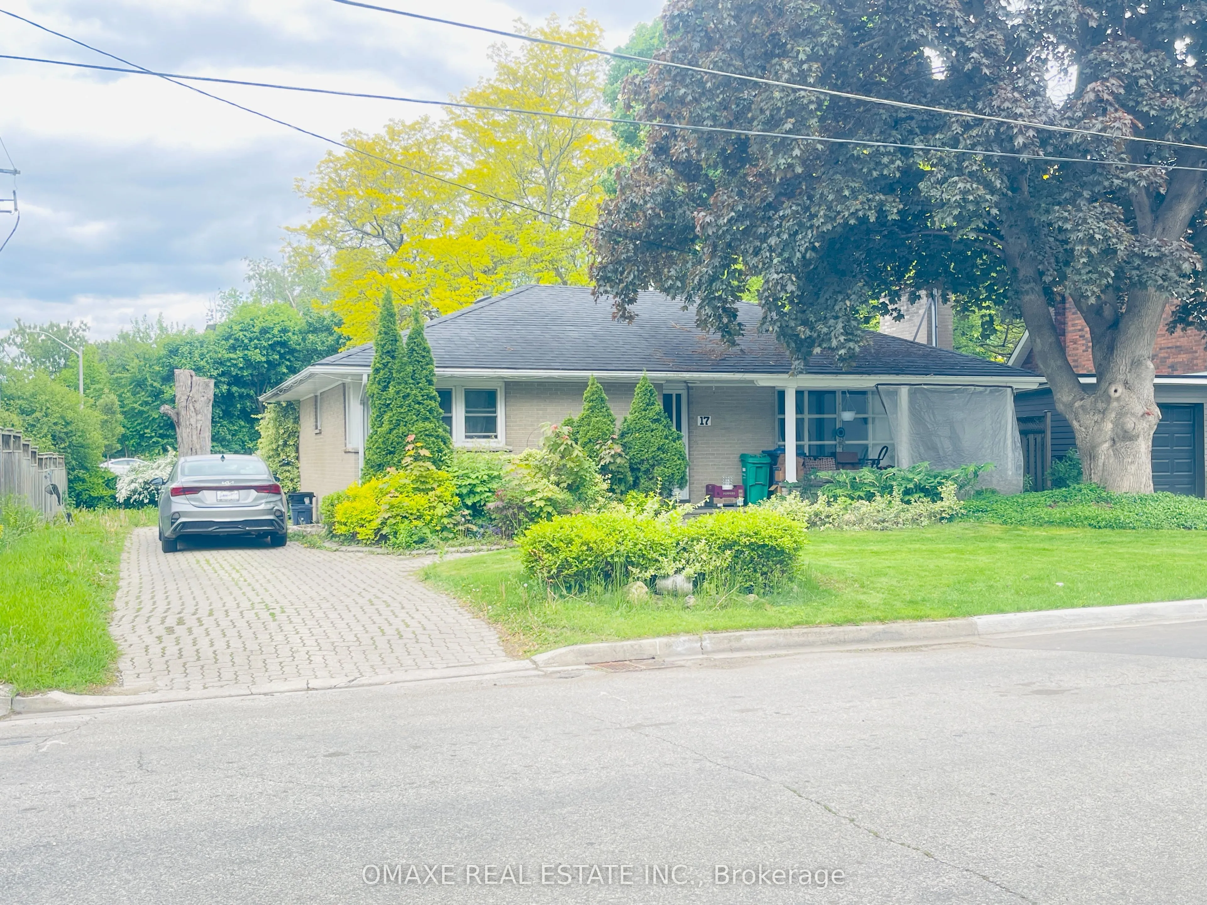 17 Armstrong Street, ON L6W 1W7