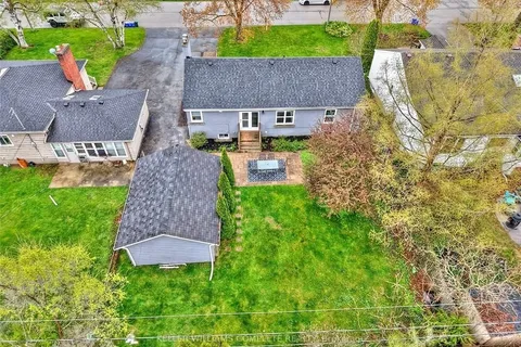 965 KINGSWAY Drive, ON L7T 3J1