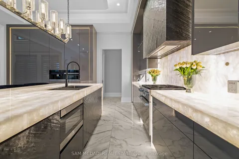 539 Old Poplar Row, ON L5J 2N9