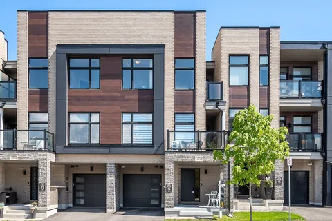 2476 Badger Crescent, ON L6M 5M1