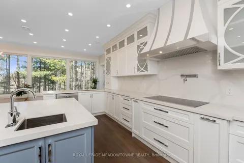 13867 Heritage Road, ON L7C 3E9