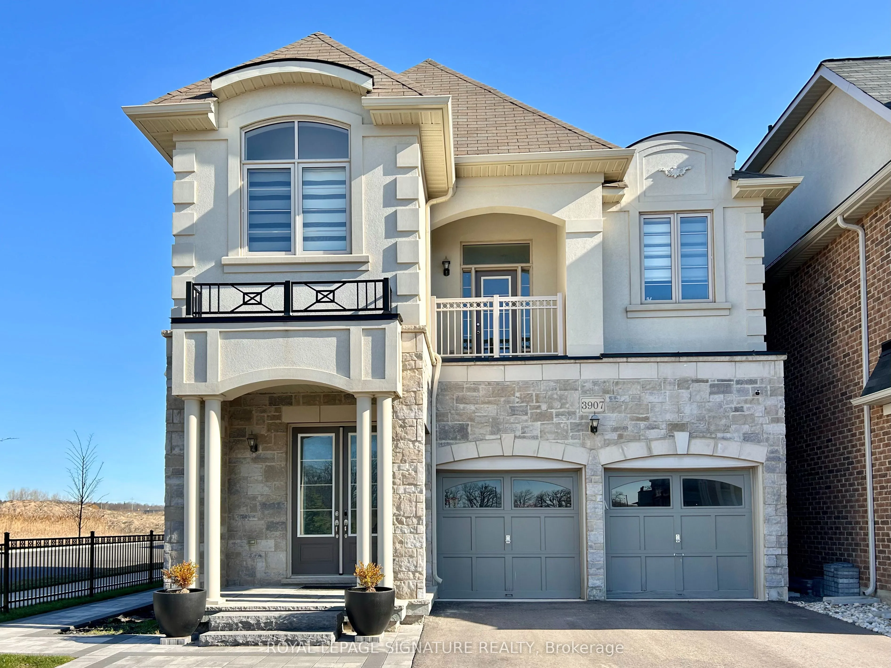 3907 Thomas Alton Boulevard, ON L7M 1A2