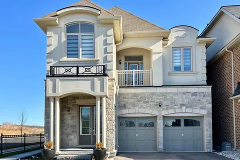 3907 Thomas Alton Boulevard, ON L7M 1A2