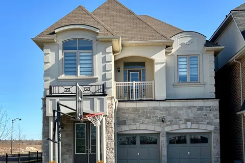 3907 Thomas Alton Boulevard, ON L7M 1A2