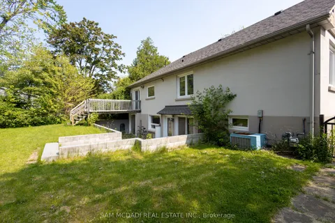 1228 Haig Boulevard, ON L5E 2M7
