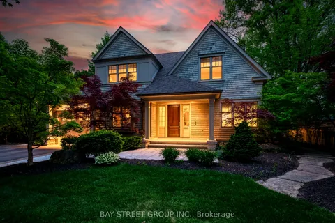 1049 Cedar Grove Boulevard, ON L6J 2C2