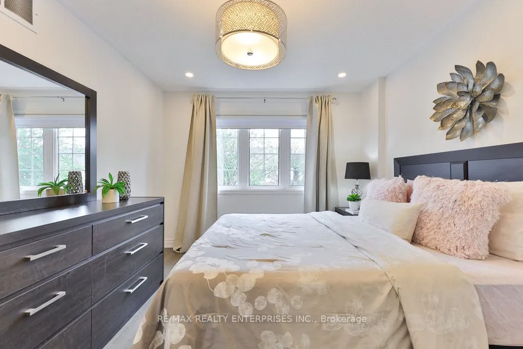 2183 Birchleaf Lane, ON L7L 6G8