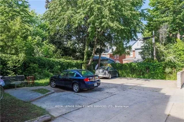 5 Northcliffe Boulevard, ON M6H 3G9