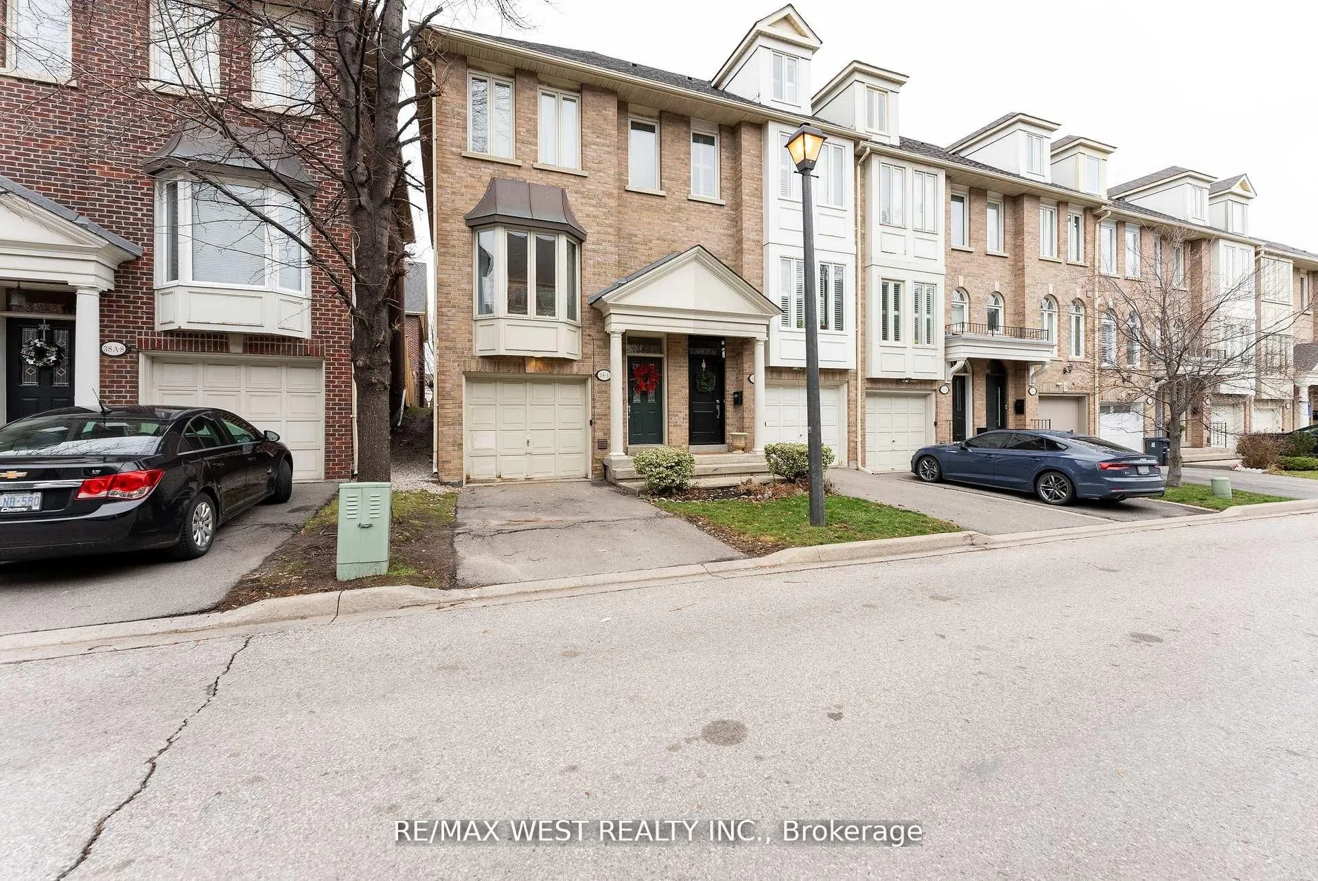 38-1 Mendota Road, ON M8Y 1E8