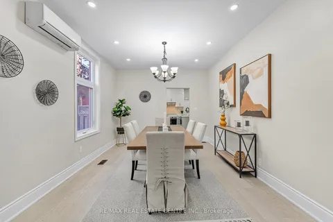 17 First Street, ON L9W 2C6