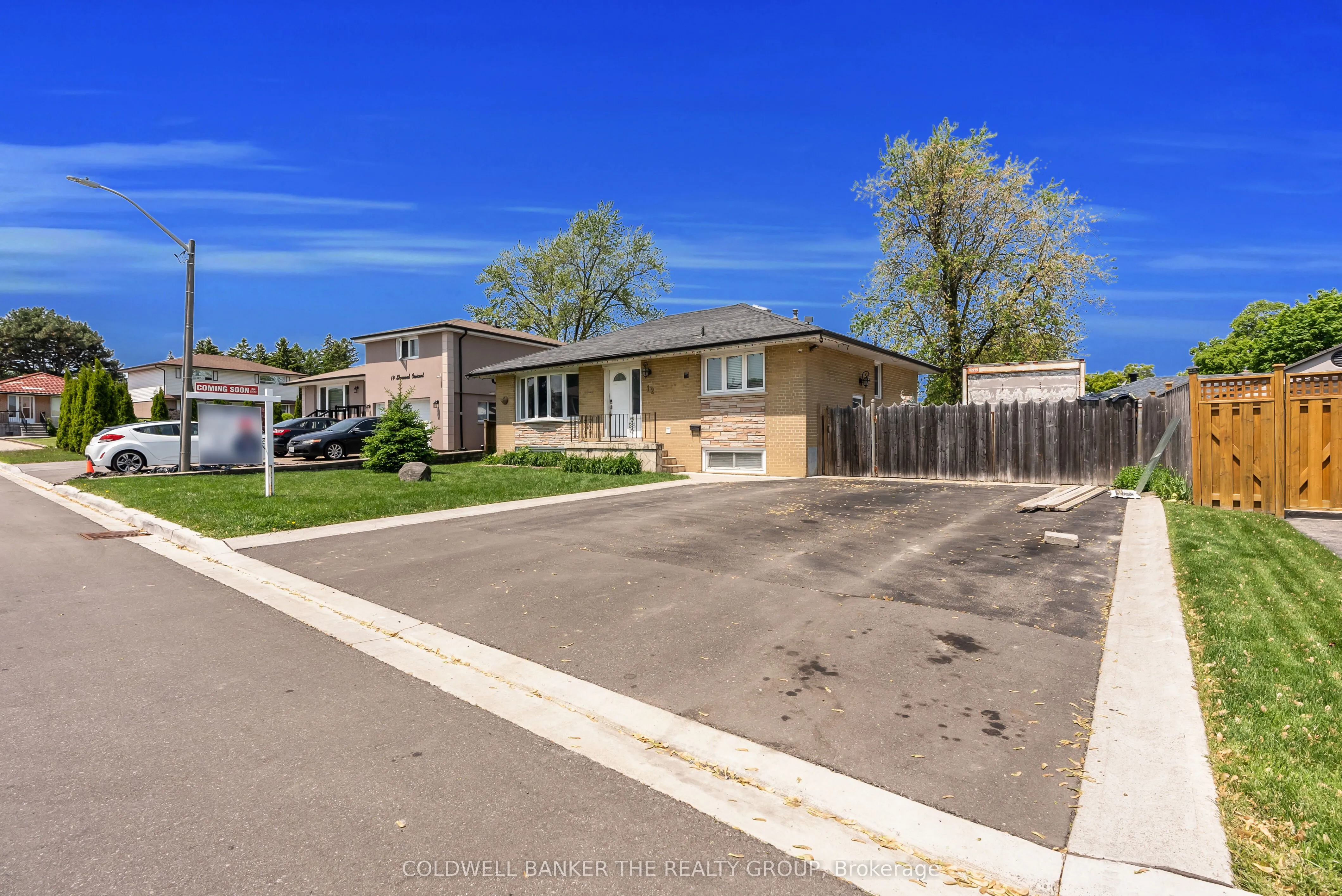 12 Sherwood Crescent, ON L6X 2E1