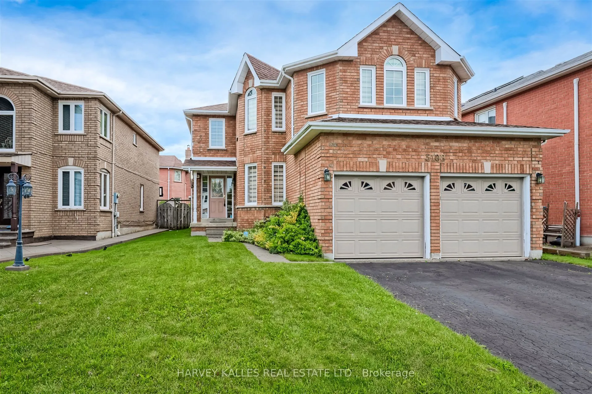 5108 Heatherleigh Avenue, ON L5V 1M7