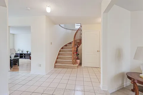 5108 Heatherleigh Avenue, ON L5V 1M7