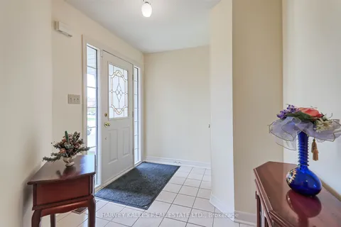5108 Heatherleigh Avenue, ON L5V 1M7