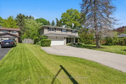 1571 Yew Street, ON L5H 2C1