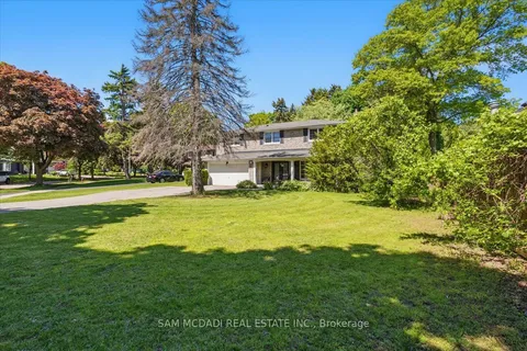 1571 Yew Street, ON L5H 2C1
