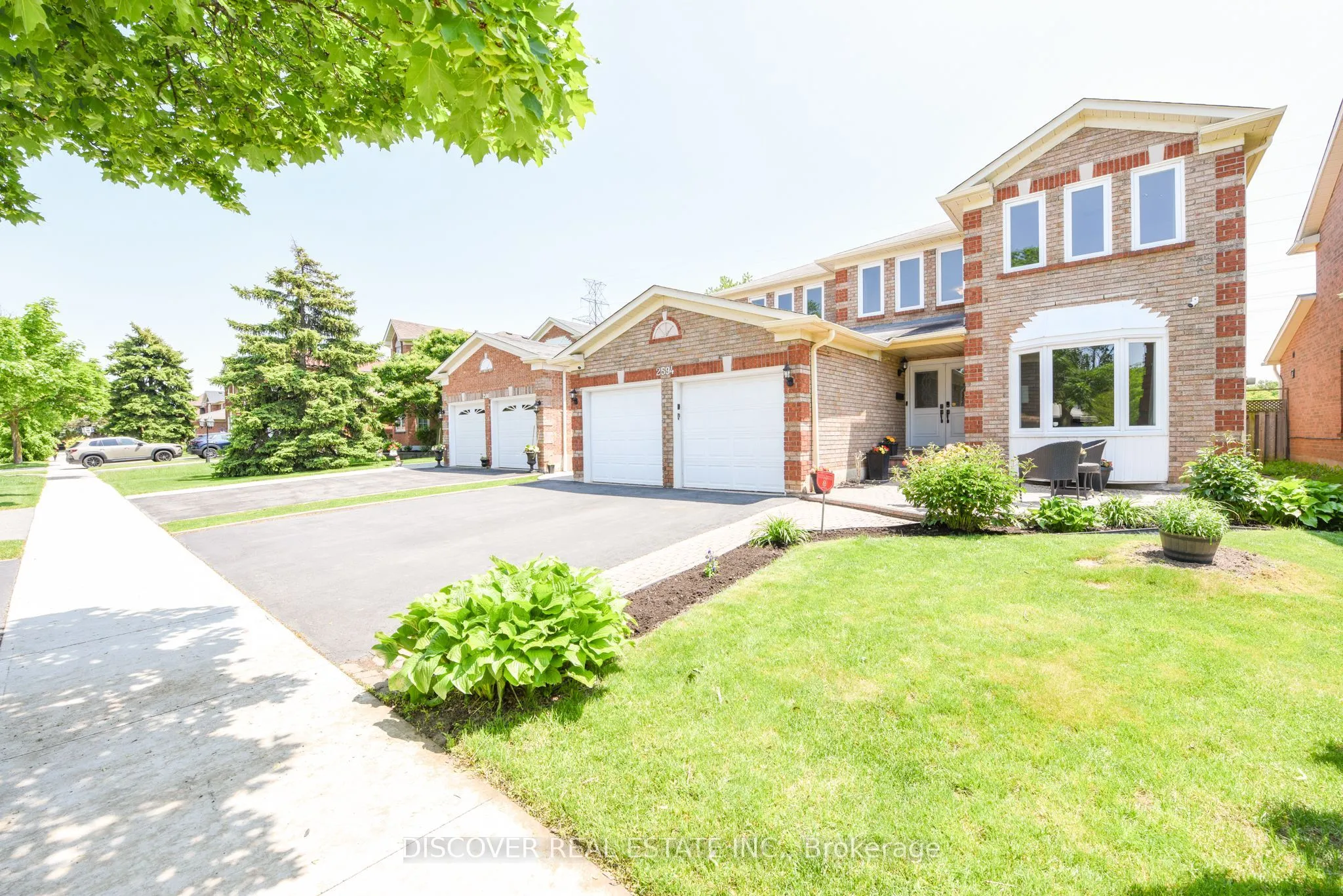 2594 Ambercroft Trail, ON L5M 4K3
