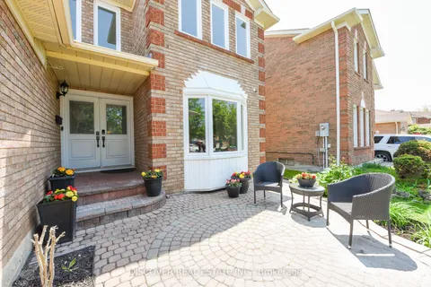 2594 Ambercroft Trail, ON L5M 4K3