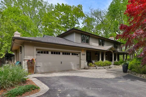 1293 Greenoaks Drive, ON L5J 3A1
