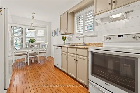 2257 Silverbirch Court, Burlington, ON L7M 3H2