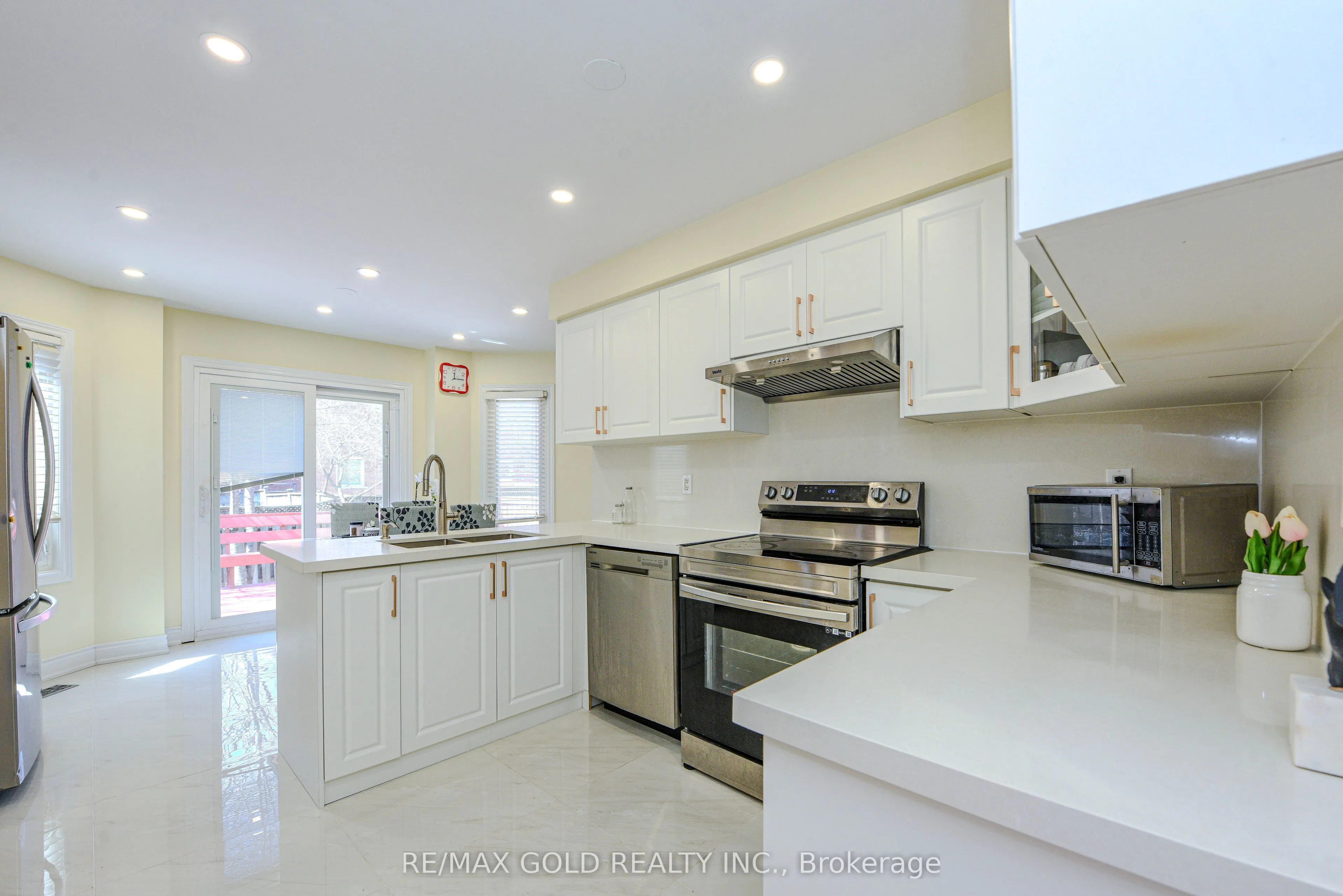 6828 Gracefield Drive, Mississauga, ON L5N 6T6