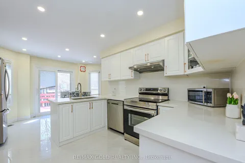 6828 Gracefield Drive, Mississauga, ON L5N 6T6