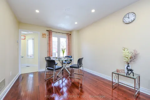 6828 Gracefield Drive, Mississauga, ON L5N 6T6