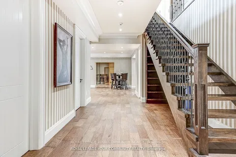 1256 Mineola Gardens, ON L5G 3Y3