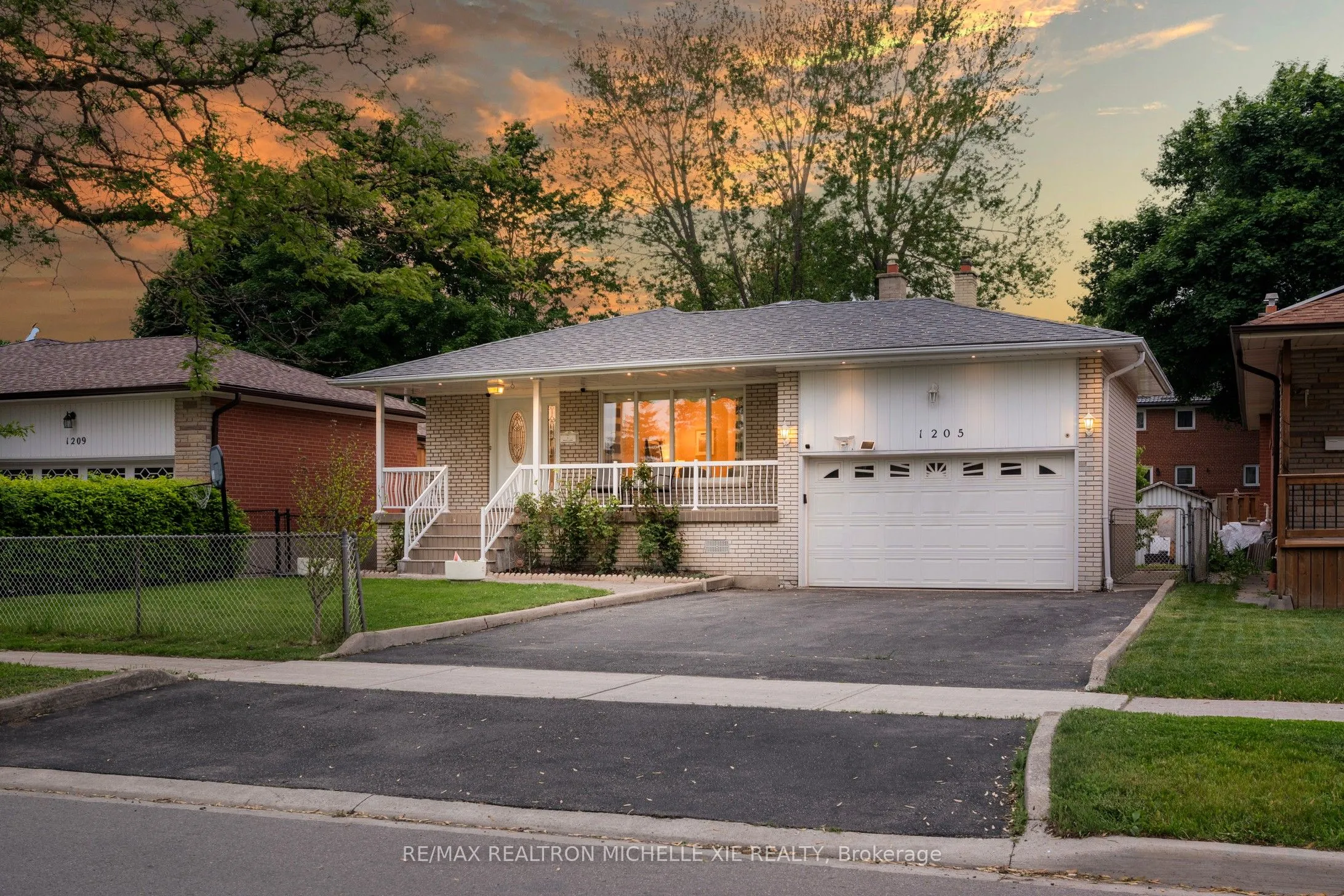 1205 Forestwood Drive, ON L5C 1H6