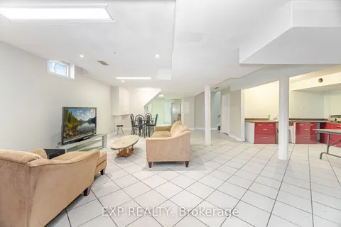 6611 Spinnaker Circle, ON L5W 1R2