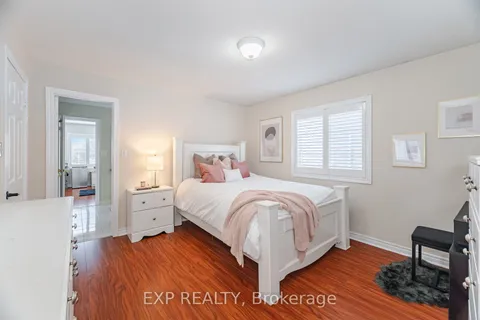 6611 Spinnaker Circle, ON L5W 1R2