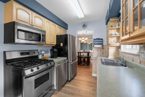 22 Nottawasaga Crescent, Brampton, ON L6Z 1B9