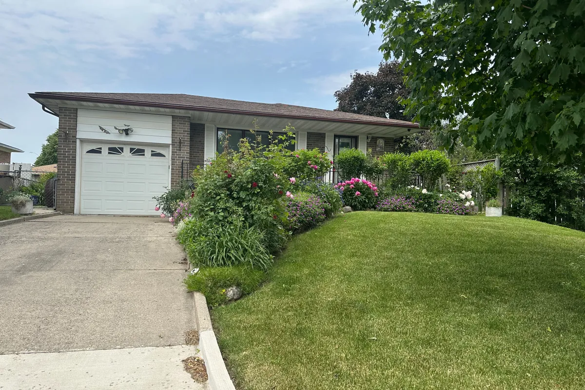 82 Terra Cotta Crescent, ON L6W 1C1