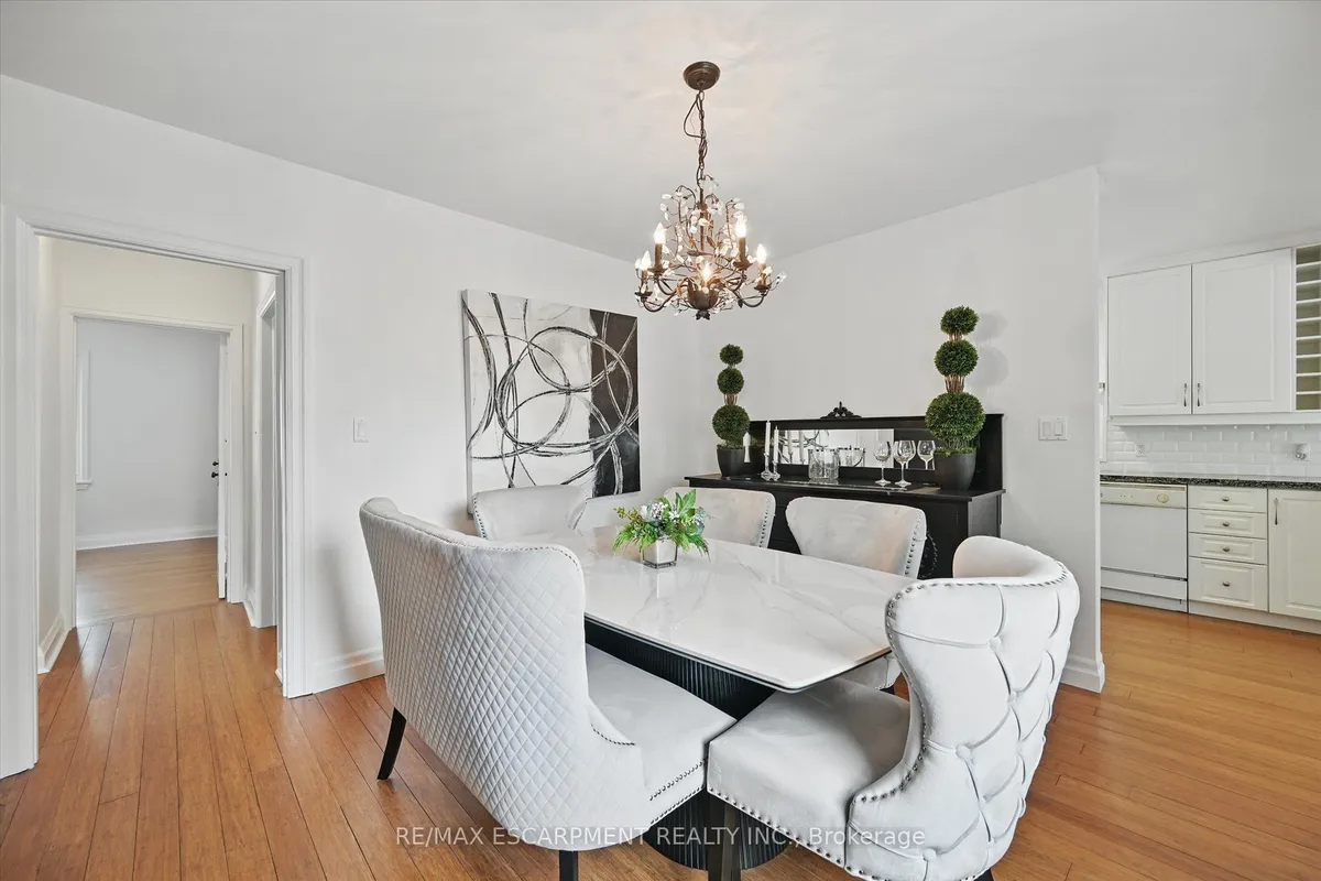 462 Woodland Avenue, ON L7R 2S1