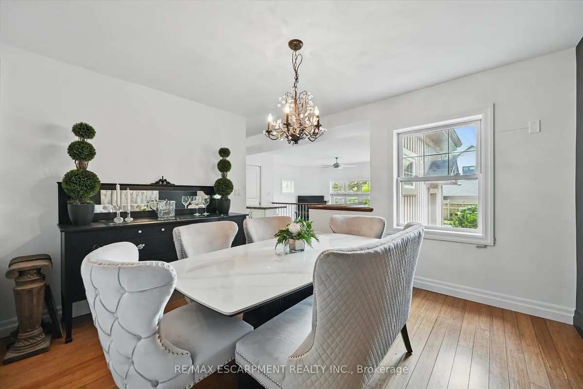 462 Woodland Avenue, ON L7R 2S1