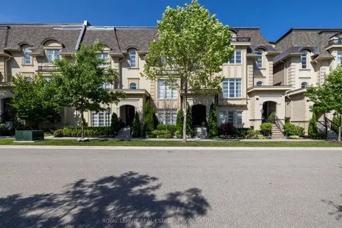 251 Hanover Street, ON L6K 0H3