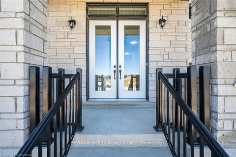 27 Lippa Drive, ON L7C 4M3