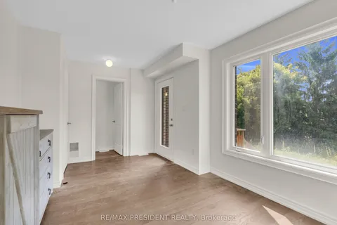 34 Queenpost Drive, ON L6Y 6L2