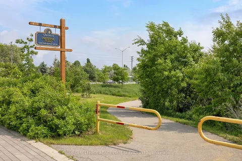 242 Betsy Drive, ON L6M 0V3