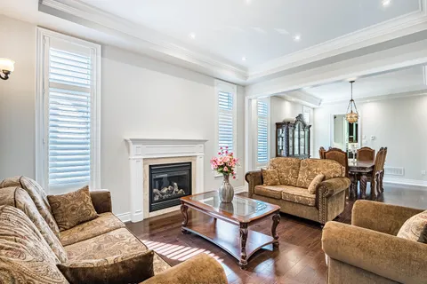 28 Elbern Markell Drive, ON L6X 2X5