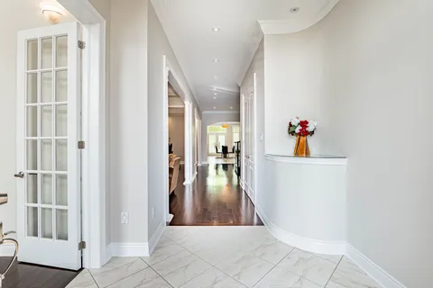 28 Elbern Markell Drive, ON L6X 2X5