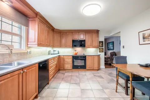 1601 Calumet Place, ON L5J 3B1
