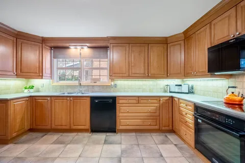 1601 Calumet Place, ON L5J 3B1
